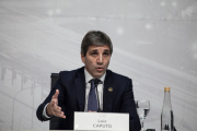 Luis Caputo se une a la ofensiva contra los periodistas: "...es una profesión en camino de desaparecer”