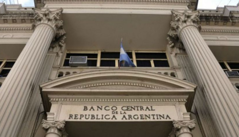 Para evitar "competencia" con su BOPREAL, el Banco Central frenó la venta de bonos de un banco top