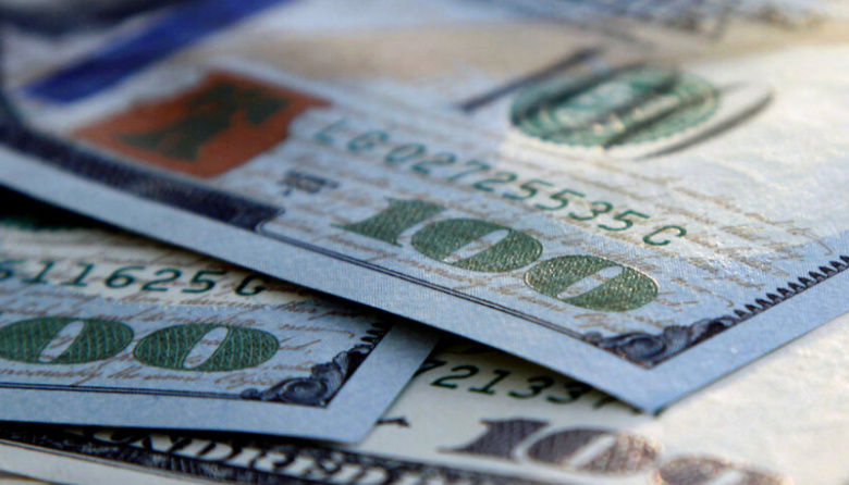 El dólar en el Banco Nación tocó un máximo de ocho ruedas, y el “tarjeta” volvió a superar