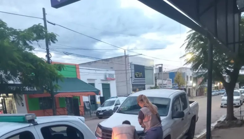 Un conductor alcoholizado perdió el control de su camioneta