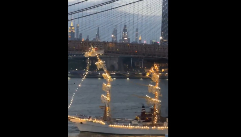 Dos fallecidos y al menos 19 herios: un buque de la Armada de México impactó contra el Puente de Brooklyn