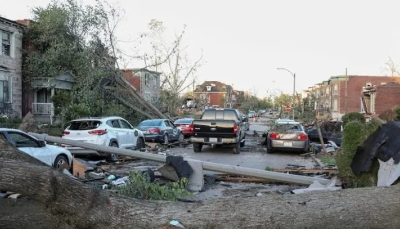 Fuertes tormentas y tornados impactaron el centro de Estados Unidos, con un saldo de al menos 21 muertos