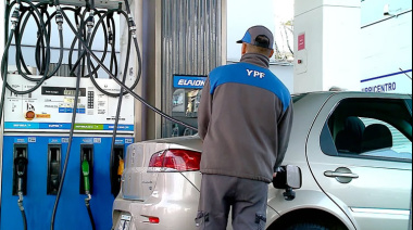 YPF bajó sus precios 2%, y hay expectativa por Shell y Avión que por ahora mantienen precios