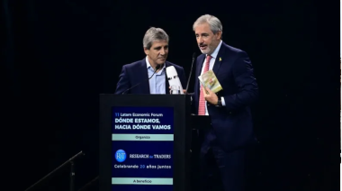 Si hay dolares en el Colchón ¿Por qué no usarlos? el ministro continua invitando a los argentinos a que usen sus dolares