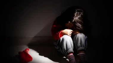 Condenaron a un hombre por abusar a sus cinco hijas