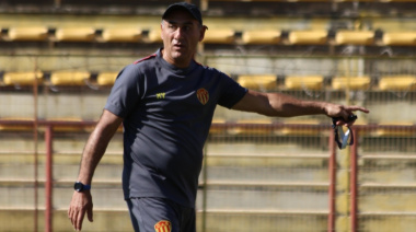 Con flamante DT, Sarmiento mantiene el esquema ante Boca Unidos