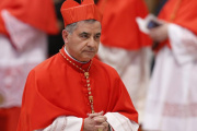 Becciu, el cardenal vetado por Francisco, renunció al Cónclave que elegirá al nuevo Papa