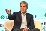 Caputo pidió el acompañamiento de los argentinos en las elecciones para tener "menos impuestos"